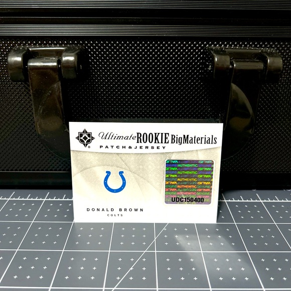 DONALD BROWN 2009 Upper Deck Ultimate Collection Big Materials /99 COC included - Picture 3 of 5